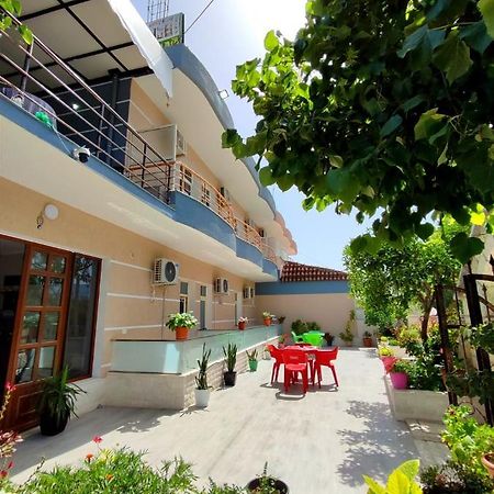 Hotel Vila Flowers Влёра Экстерьер фото