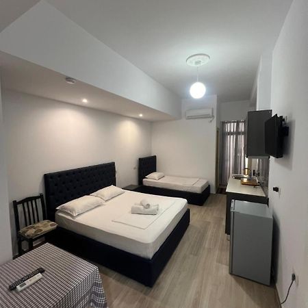 Hotel Vila Flowers Влёра Номер фото