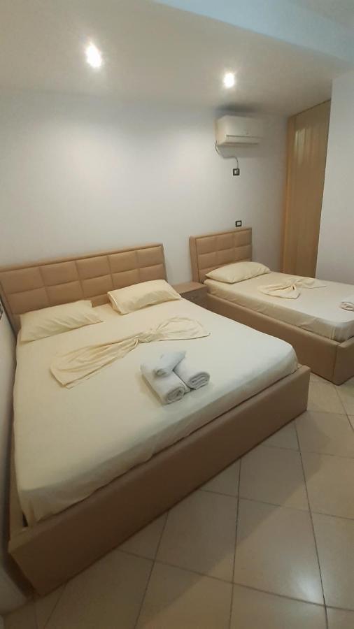 Hotel Vila Flowers Влёра Экстерьер фото