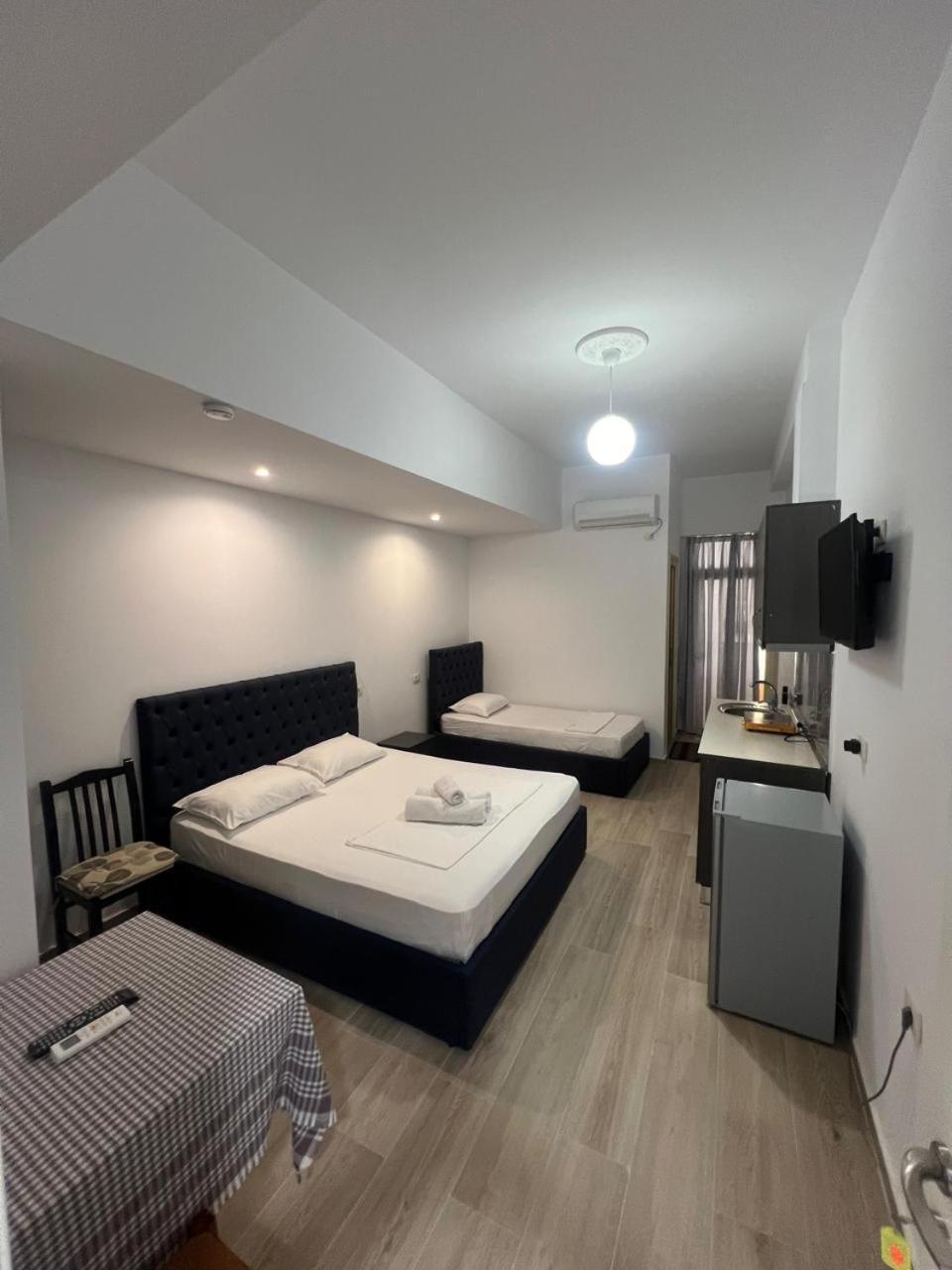 Hotel Vila Flowers Влёра Номер фото
