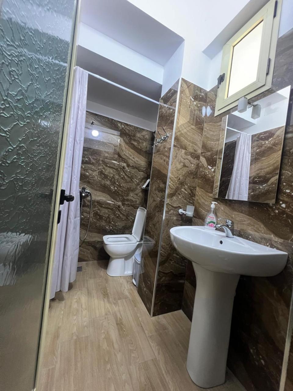 Hotel Vila Flowers Влёра Номер фото